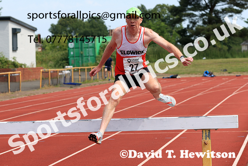 Steeplechase, 2025 NEMAA Track and Field, Monkton. Photo: David T. Hewitson/Sports for All Pics